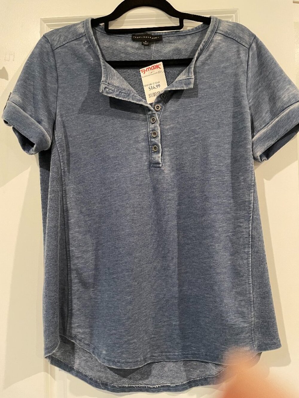 Women's Denim-colored top Size M  NWT